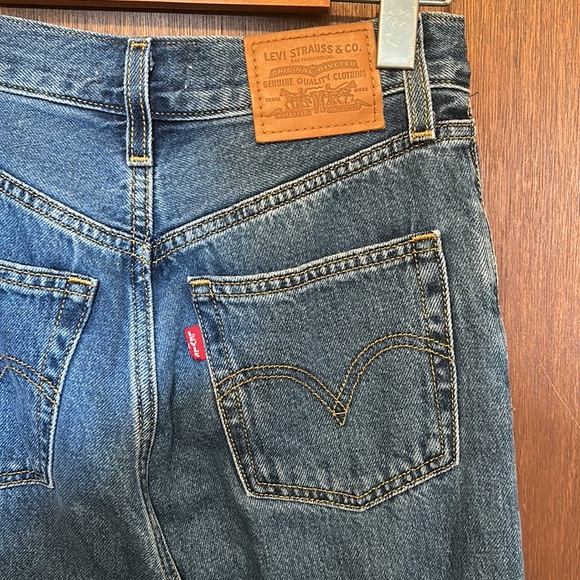 Levi’s High Loose Jeans - Picture 10 of 12